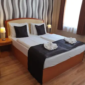 Six 3* Budapest